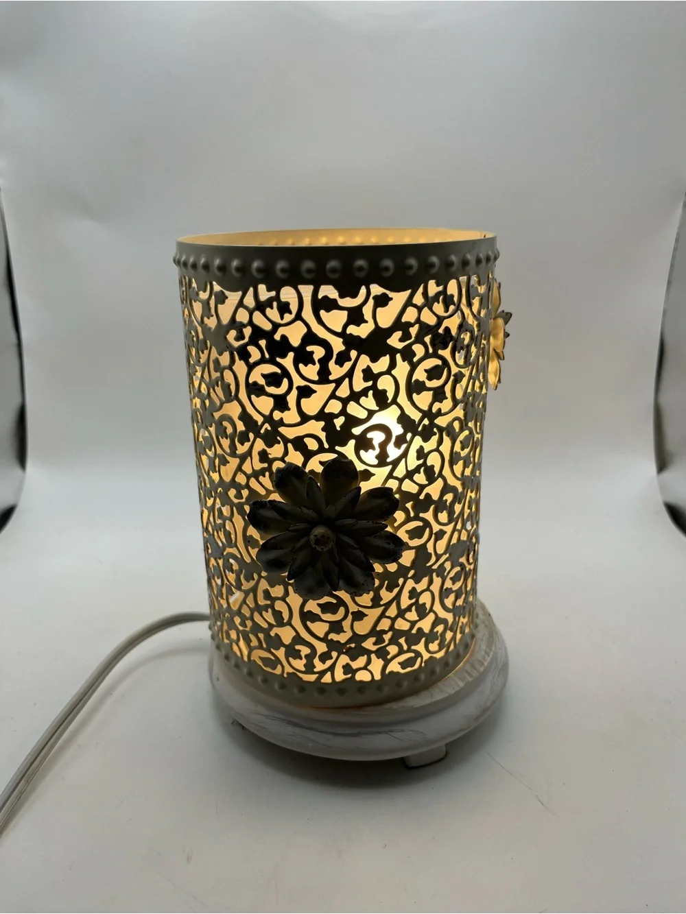 Decorative White Filigree Electric Table Candle warmer for with Floral Accents